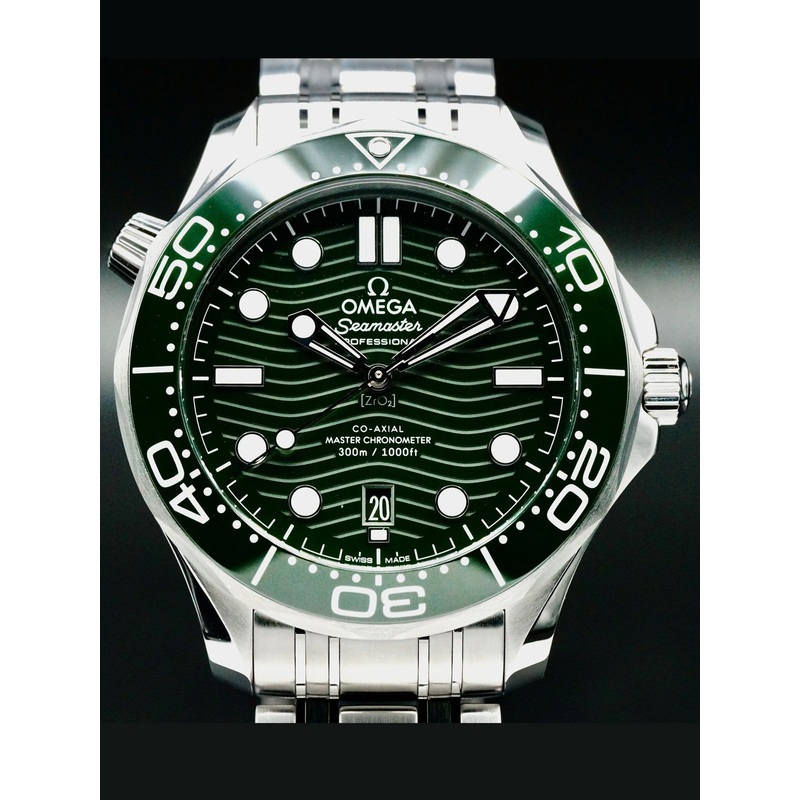 Omega 210.30.42.20.10.001 Seamaster Diver 300M Green Dial on Bracelet